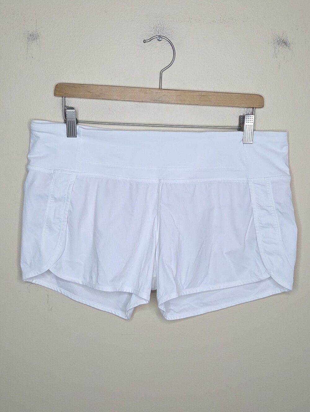 Lululemon White Speed Up Shorts with Liner Size 10 Sporty Gym Running Workout